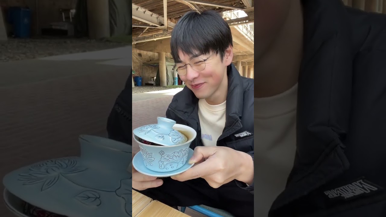 在兰州的铁桥下面喝一杯三炮台，感受一下兰州人的悠闲下午#韩国公公#记录真实生活【韩允瑞】