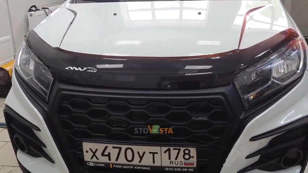 Установка дефлектора капота на Lada XRay