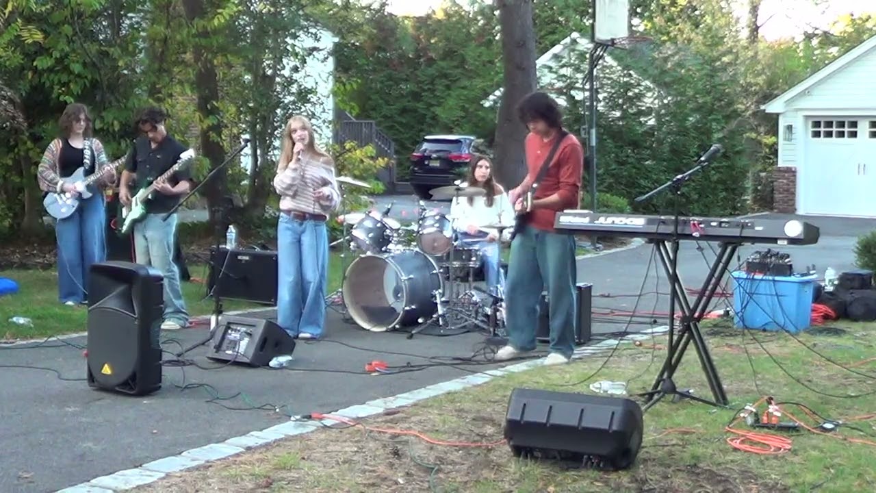 Walking on Sunshine Dizzy Lizard Chatham Block Party 10.18.2025