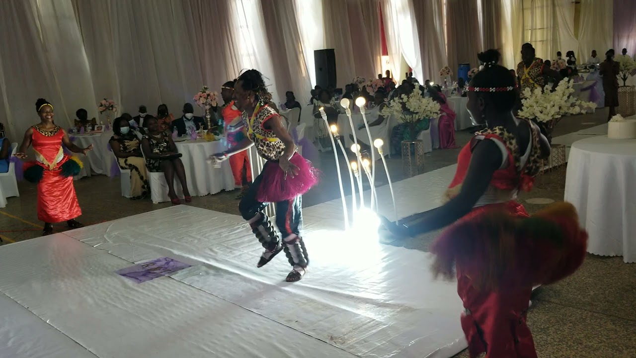 RUNYEGE ..NTOGORO... WESTERN REGION(BUNYORO,TORO)FROM ELITE PERFORMERS UGANDA.