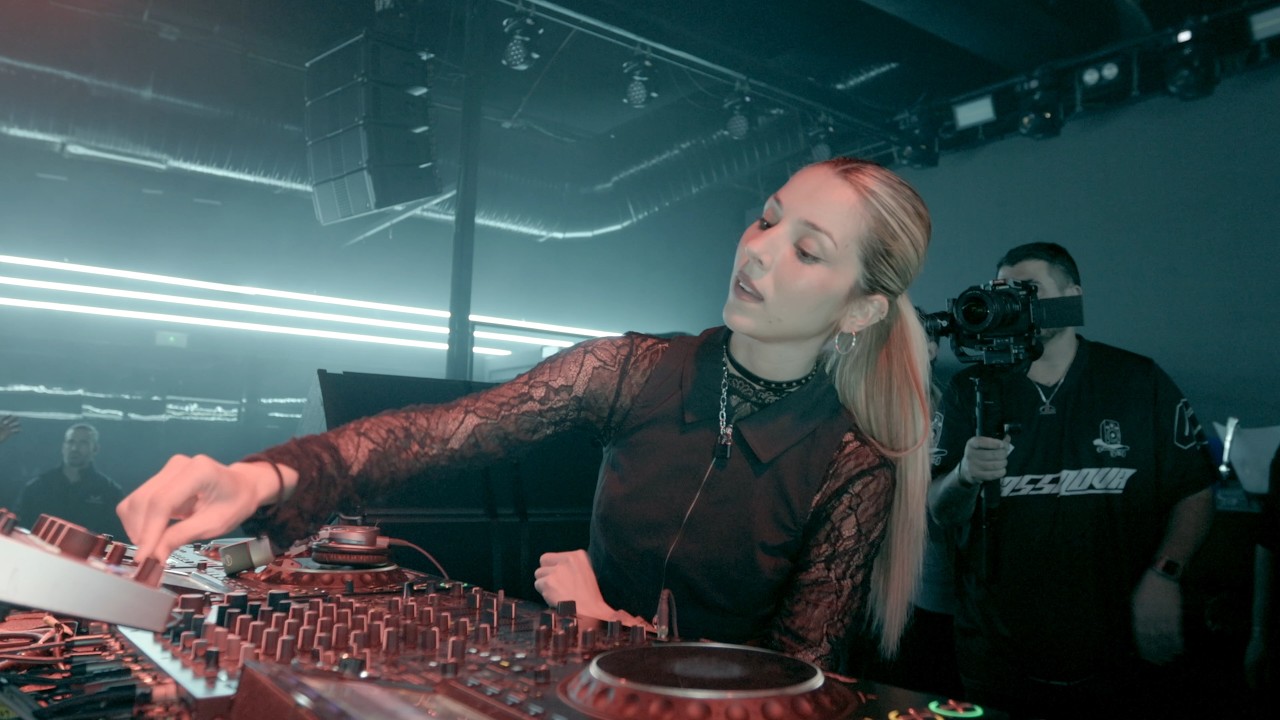 Peak-Time Techno DJ Set in Sevilla | Viviana Casanova @ Pandora
