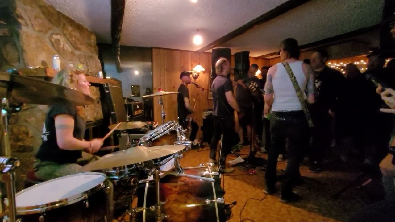 Dirty Cheetah @ House party in Boucherville, 10/11/2025