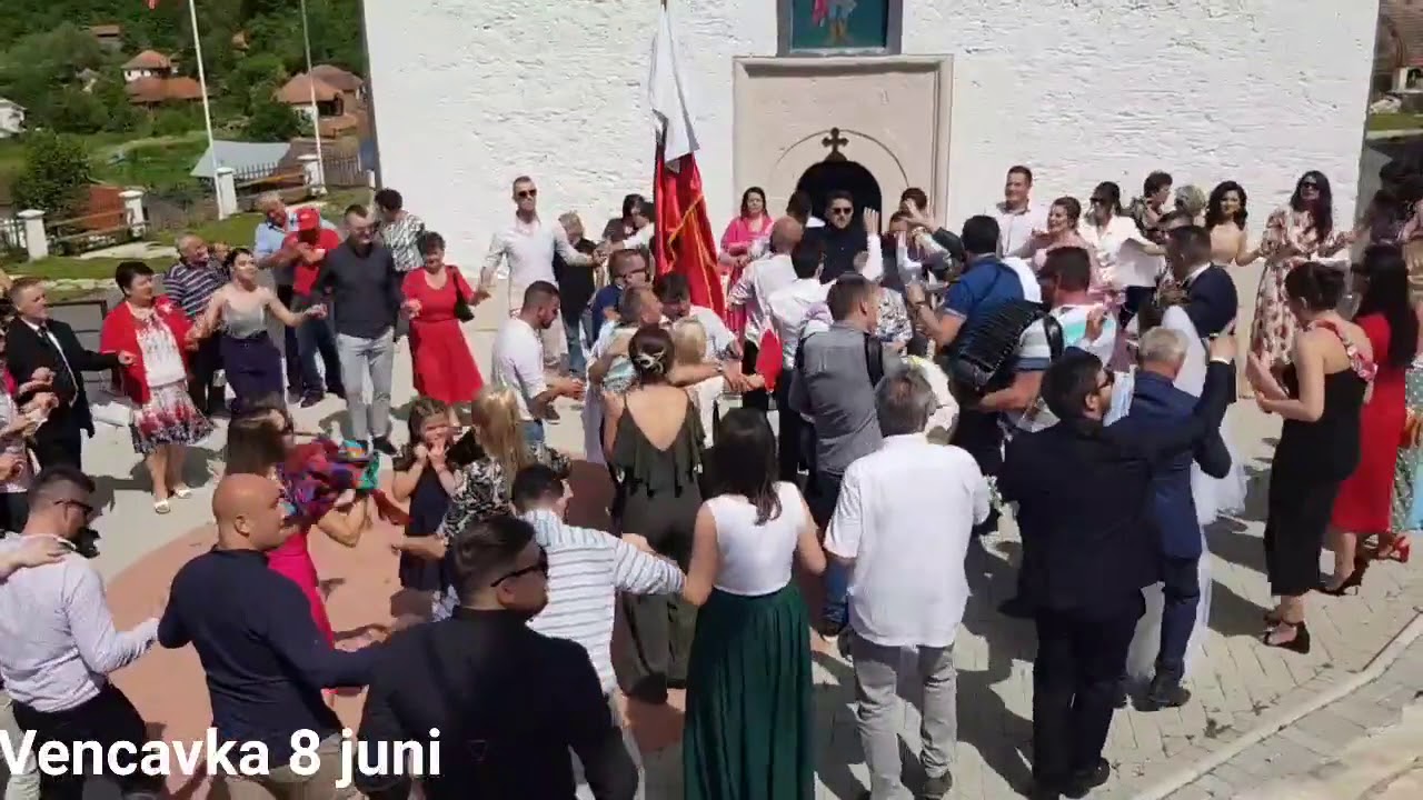 Svadba e golema, denes se zenam