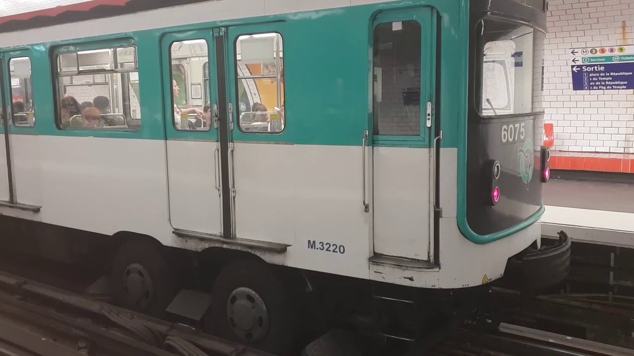 Paris Metro - more scenes from Line 11