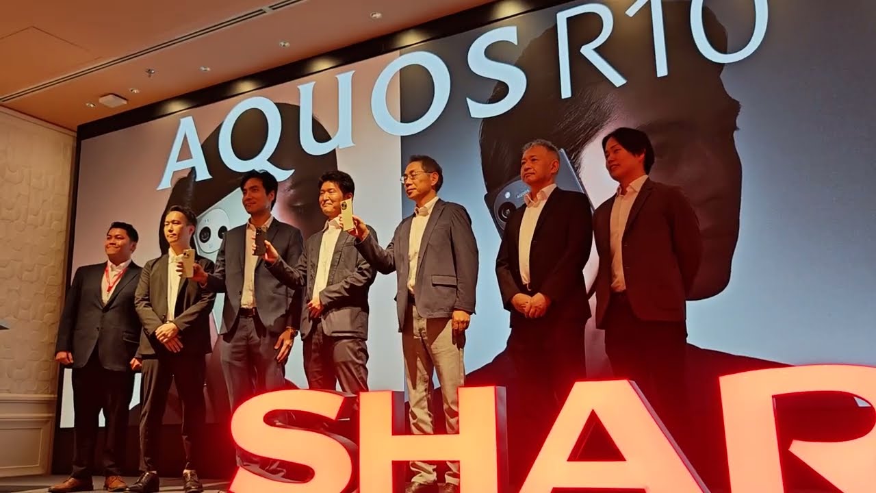 SHARP AQUOS R10 smartphone