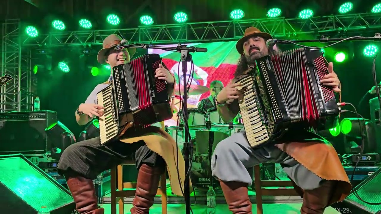 VANERANDO COM O GRUPO CORDIONA NA SOC.GAUCHA DE LOMBA GRANDE EM NOVO HAMBURGO/RS