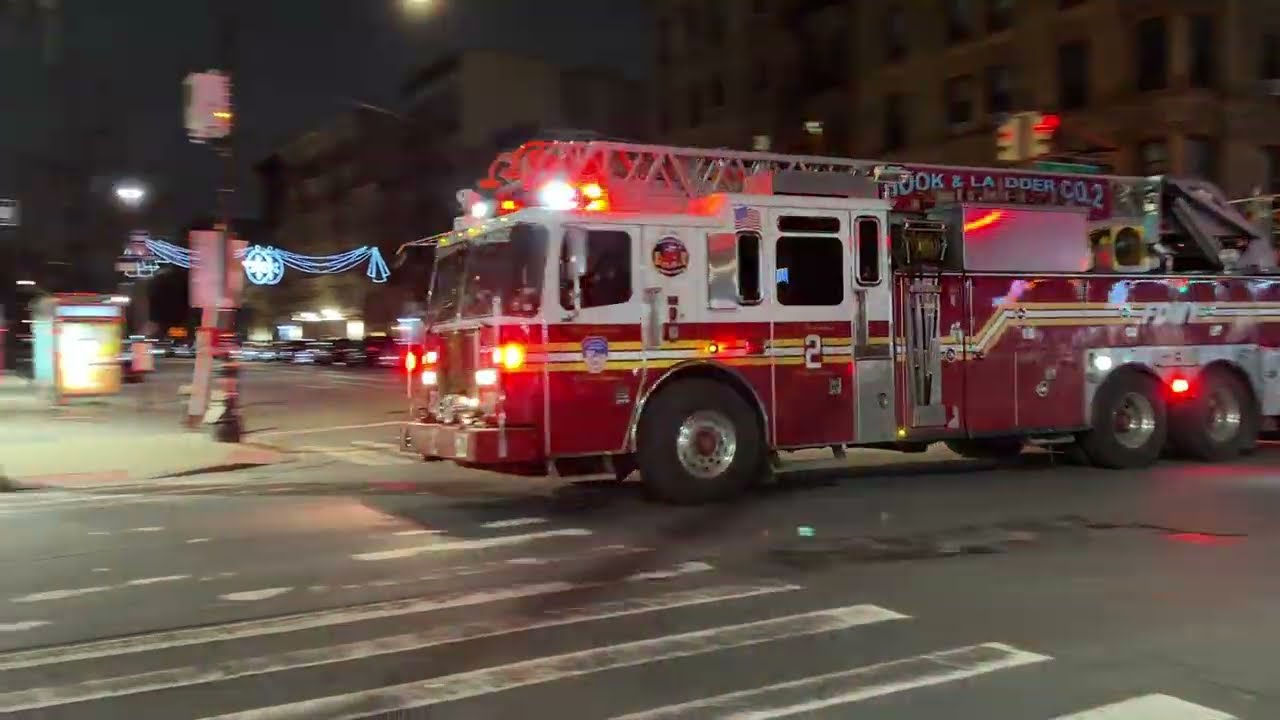 FDNY ENGINE 74, FDNY BATTALION 9 CHIEF & FDNY LADDER 2 RESPONDING IN THE EAST HARLEM, MANHATTAN, NYC