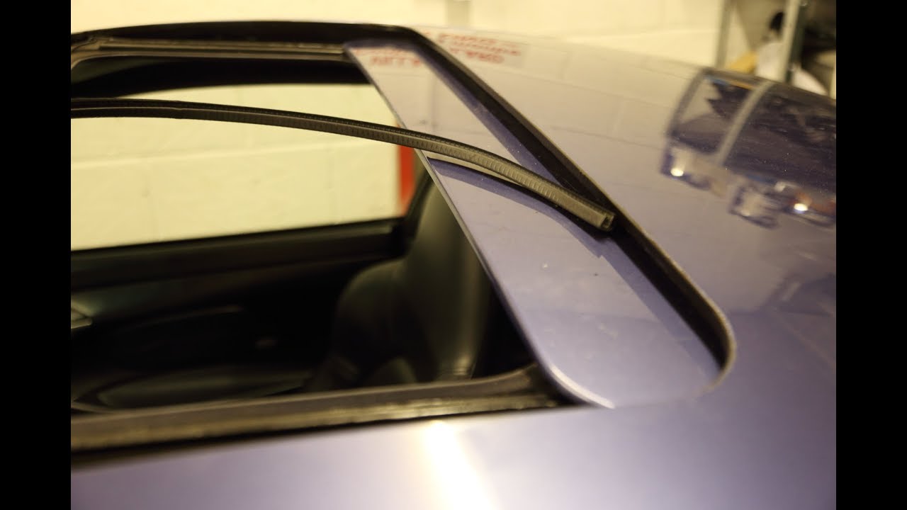 Porsche 996 Sunroof seal replacement - Removal and refitting Sun roof rubber seal Porsche 911