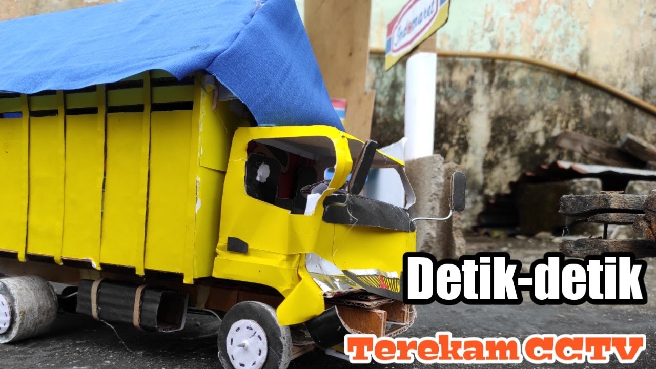 Lak4 TRuck Di Depan Indomaret Supir Terj3pit