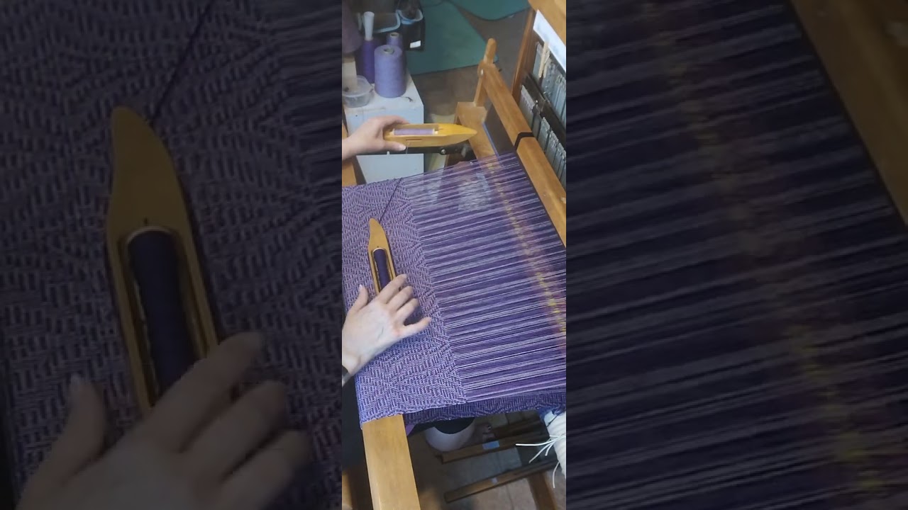 Weaving a ruana in shadow weave