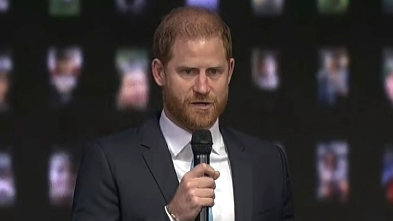 Prince Harry's Teleprompter FAILS During Speech About Tech and AI