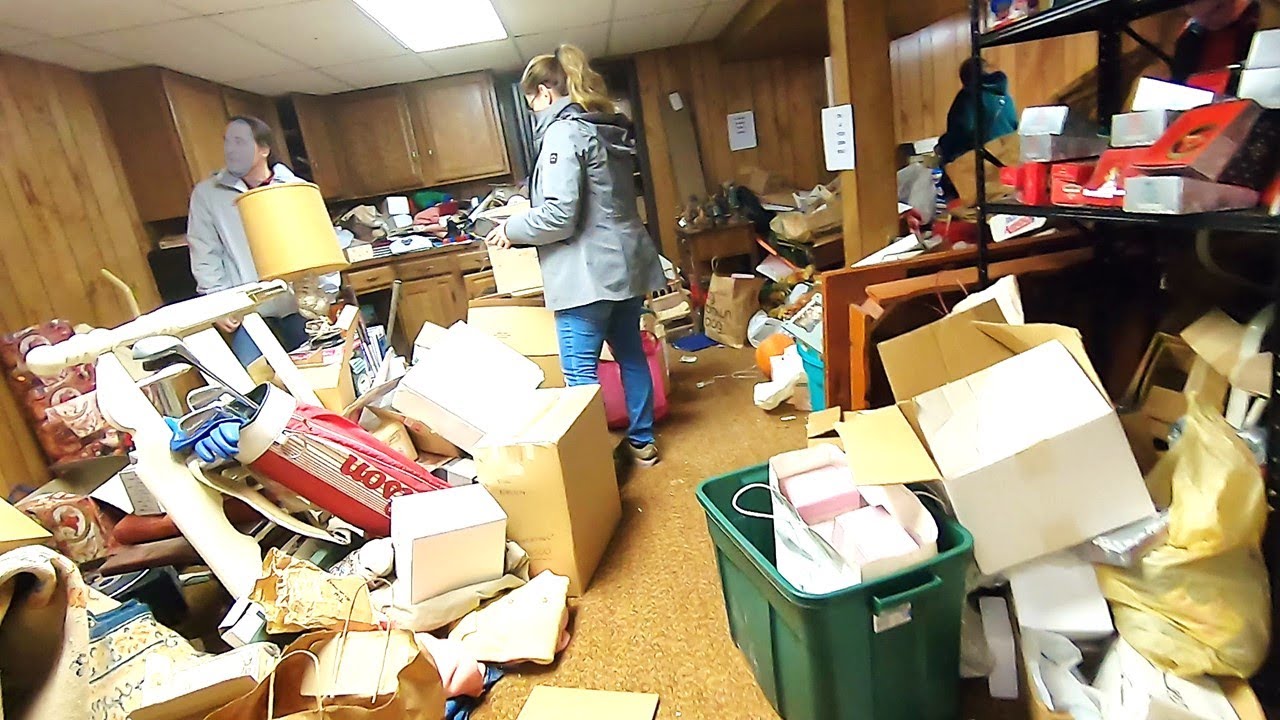 HOARDER Estate Sale - Mega Digging for Treasures And Collectables
