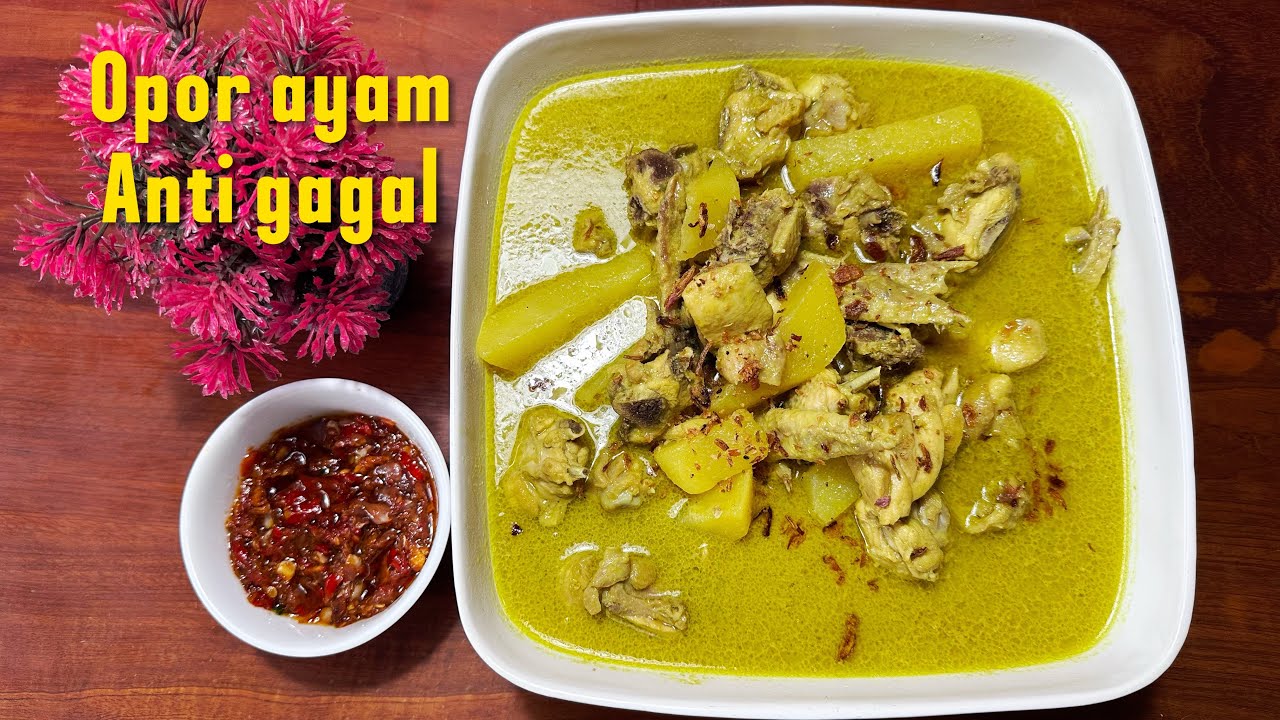 Kuahnya kental, ayamnya empuk… opor ayam paling nagih!