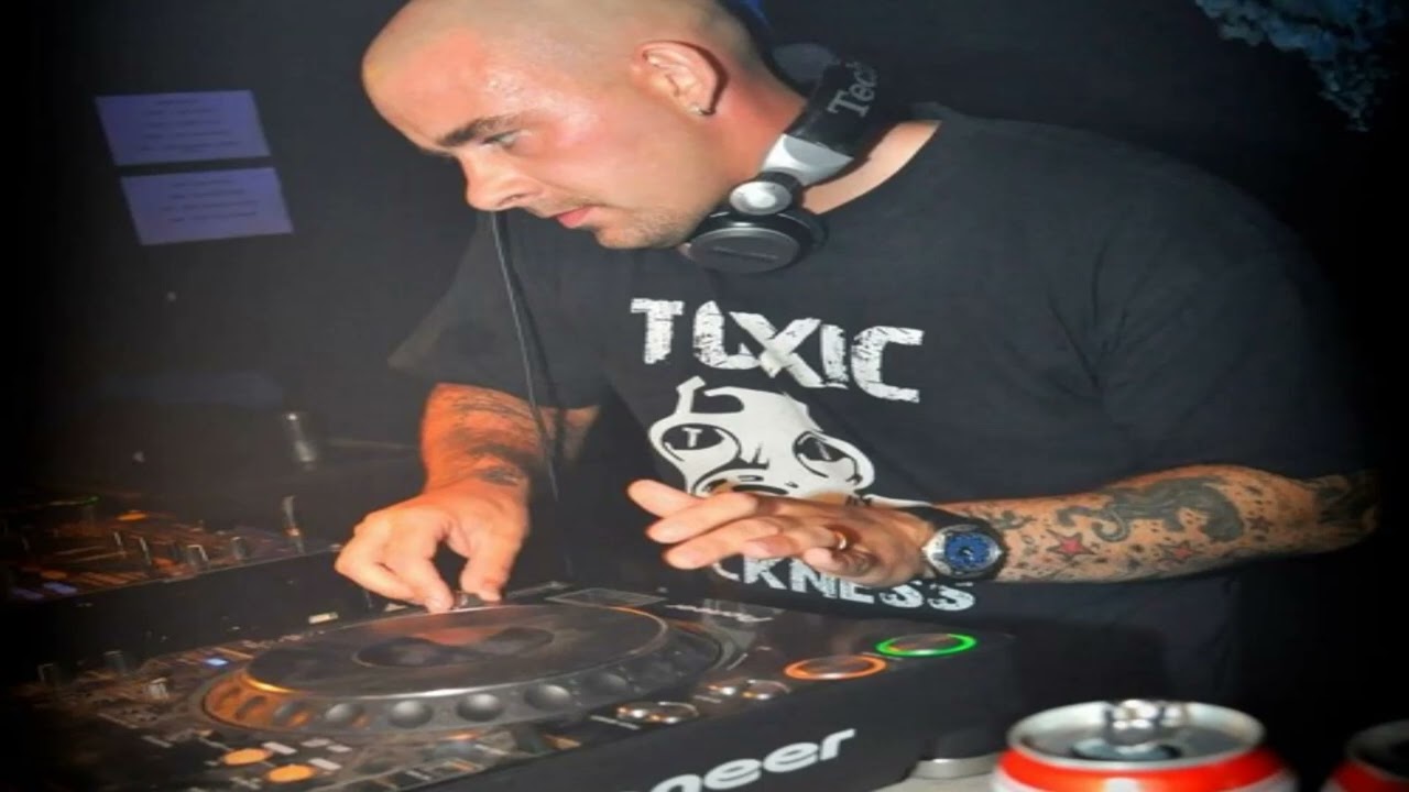 Unexist &ndash; Live @ Well Darkness (27-05-2005)