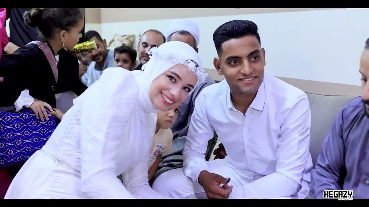 العروسة عملت مفاجاة لعريسها يوم كتب الكتاب والعريس يادوب الماذون خلص شالها ولف بيها كتبو الكتاب