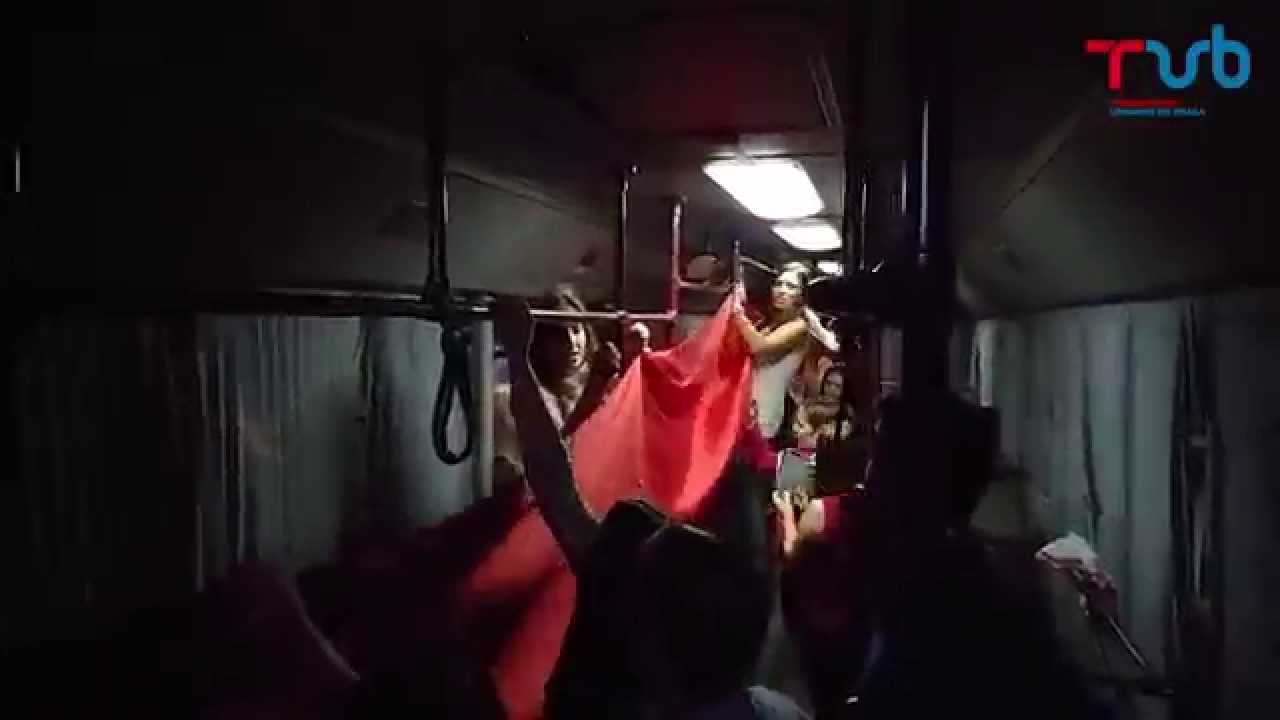 Pedido de casamento a bordo de um autocarro dos TUB