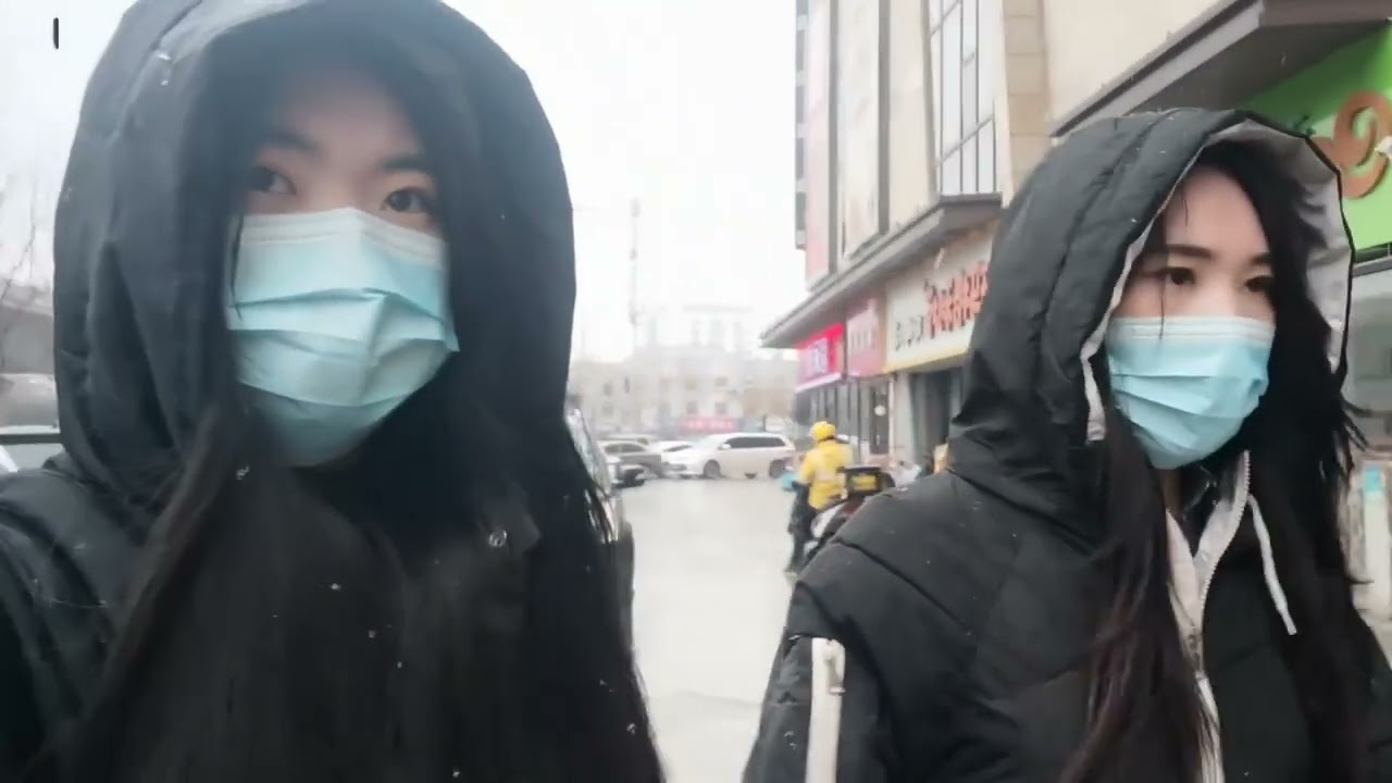 伪装拘束 Bondage under clothes  冬天里的OL灰丝高跟拘束风雪中外出
