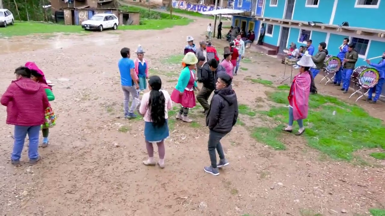 RONCADORA LOS JUVENILES DE COLLON - Fiesta de Navidad de Uruspampa (Parte 07)