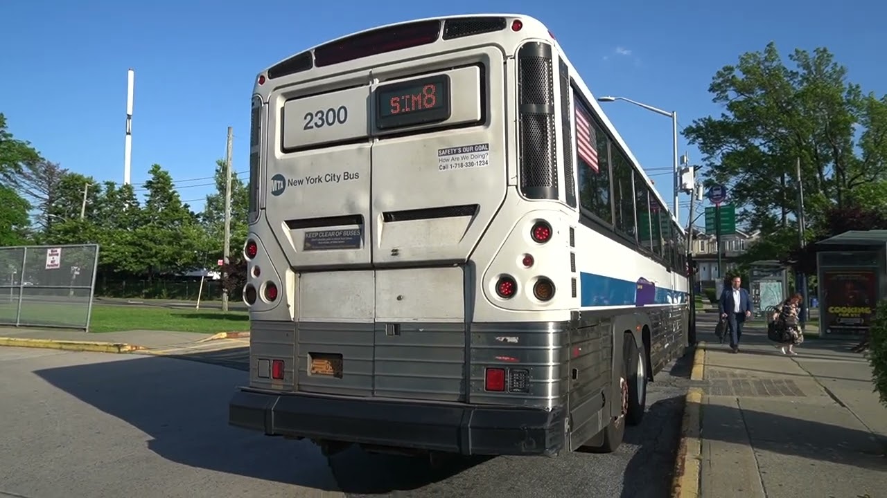 MTA NYCT: Bus Action at Eltingville Transit Center (6/24/25)