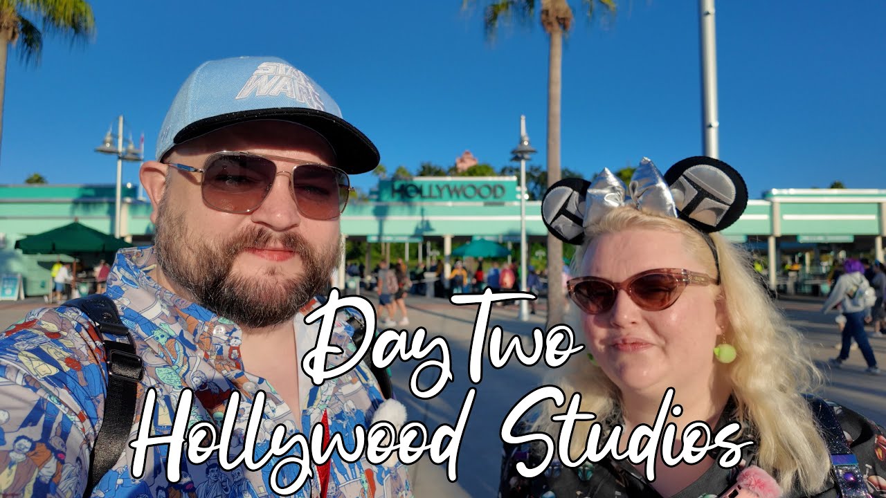 Walt Disney World Vlog Day 2 | Hollywood Studios | Oga's Cantina | Savi's Workshop Lightsaber Build