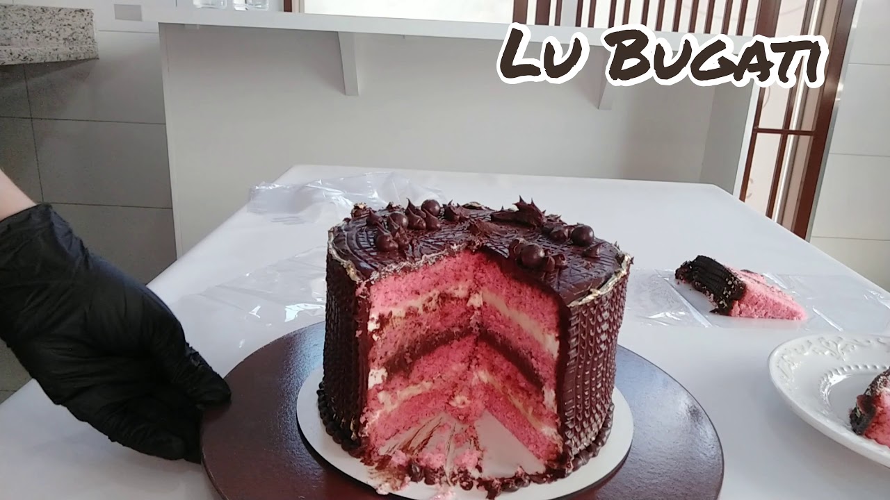 Quantas fatias serve um bolo de 15 cm?