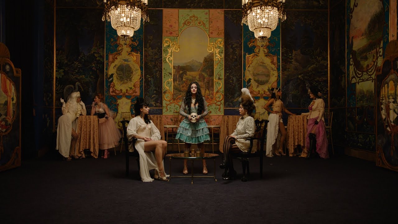 LEENI: LOVEFOOL (Music Video)
