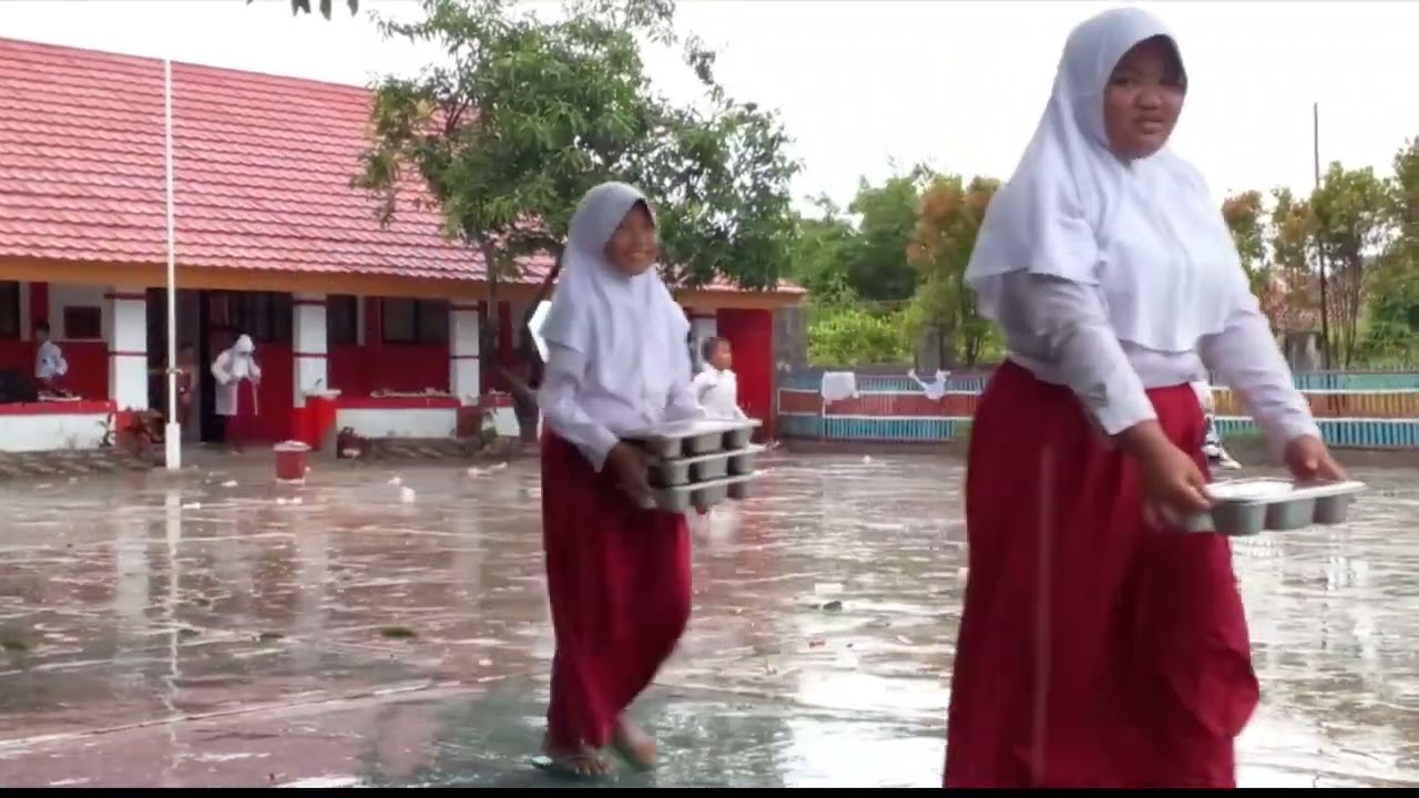Keseruan Hari Pertama Sekolah Semester 2 UPTD SDN 2 KARANGSONG 
