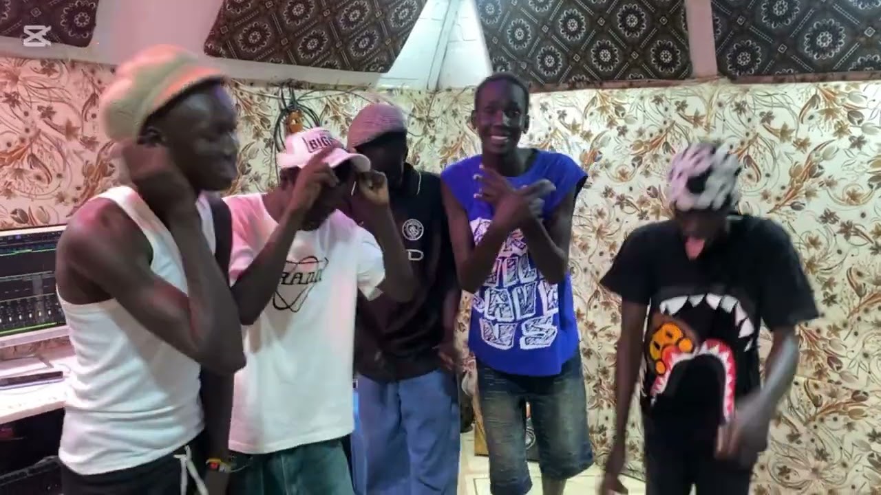 Soso Dee ft J.C.A & sonko dallas Thon cii guang hnom ( South Sudanese musicians)