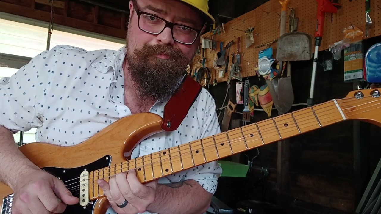 #NewGearDay Sire S5 Strat through the Zoom MS-80 Twin Reverb Amp Modeler - Sounds Sweet!