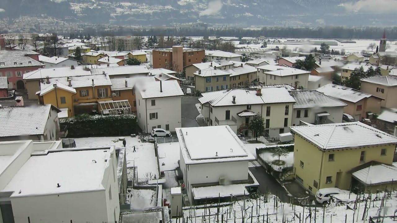 Privater Schr&auml;gaufzug Sementina Talfahrt Hersteller AS Aufz&uuml;ge funicolare Schweiz Switzerland
