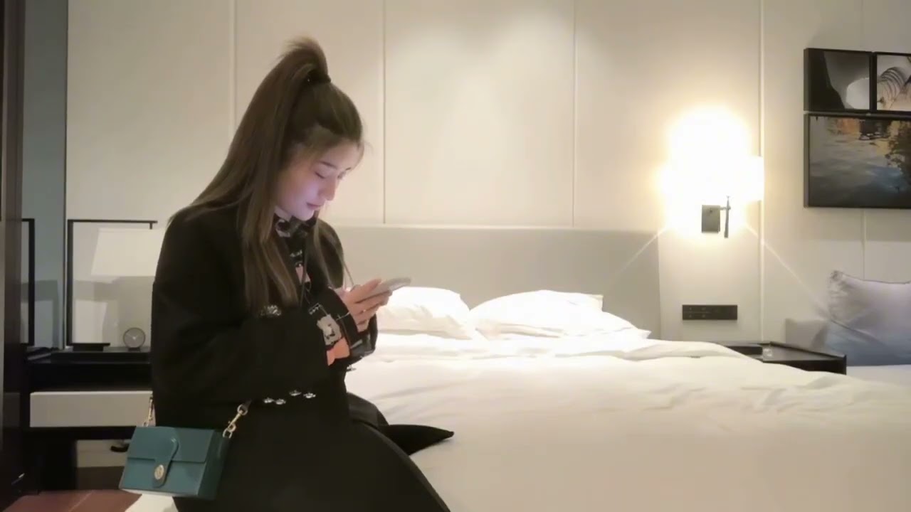 可以接吻但不舌吻的女孩子，这气质感觉还在上学，又是哪个大学的学姐出来做兼职啦？