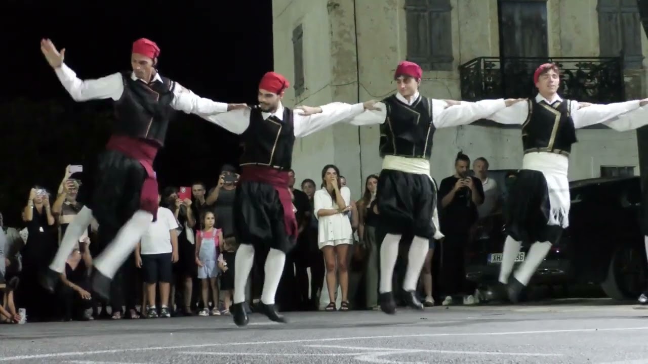 ΚΥΘΗΡΑ 🌟 Μάγεψε η Πίτσα Παπαδοπούλου στη μεγαλύτερη πλατεία του νησιού! 🌟