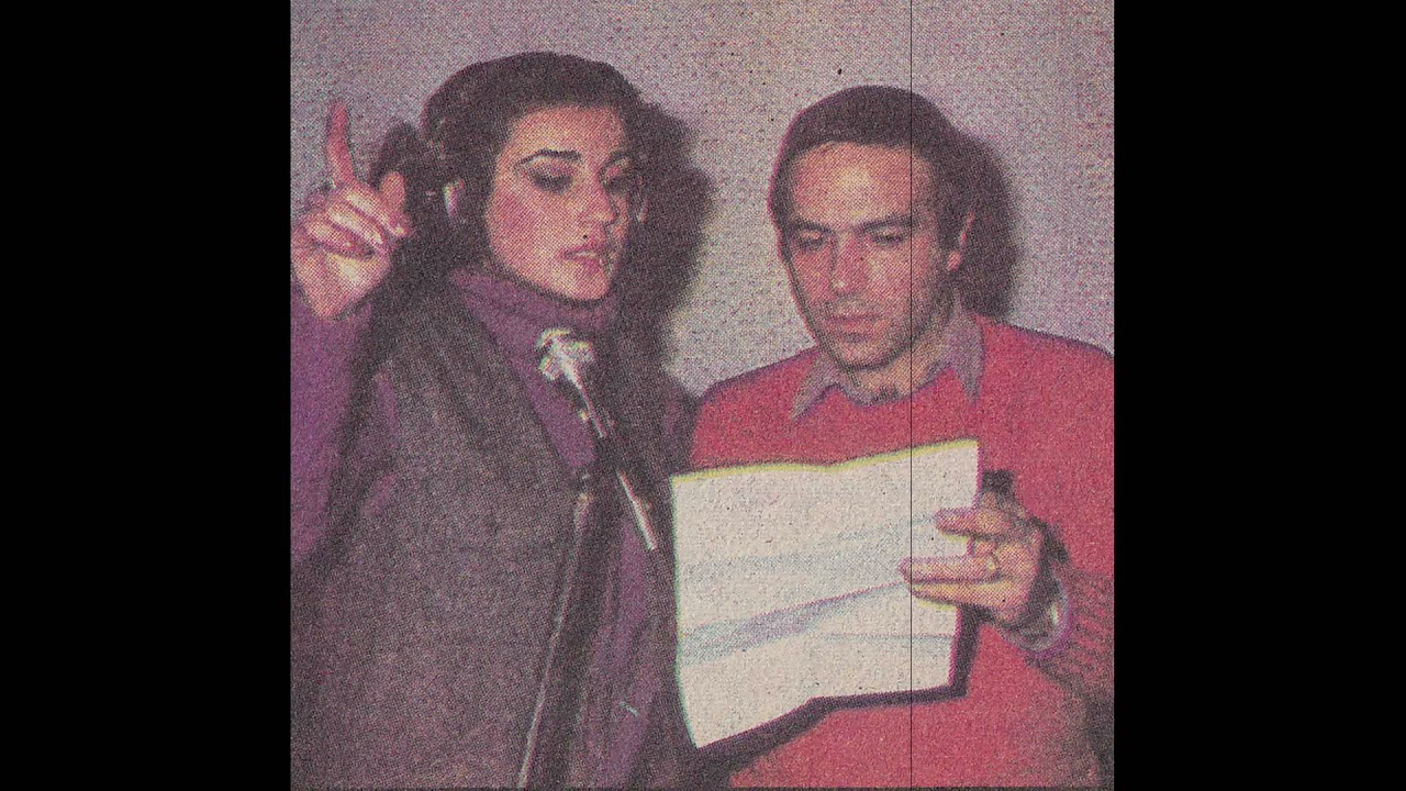 Ayşegül Aldinç - "Bir Dünya Ver Bana"