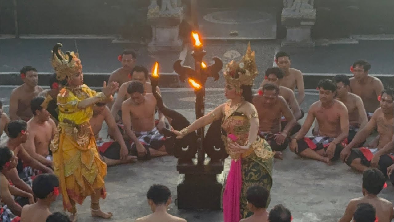 Kecak Dance at Uluwatu Temple (Pura Luhur Uluwatu)