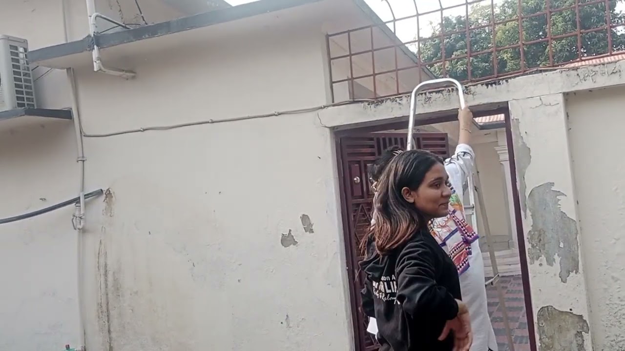 আমার মেয়েটা কত সাহসী হয়ে গেছে। 