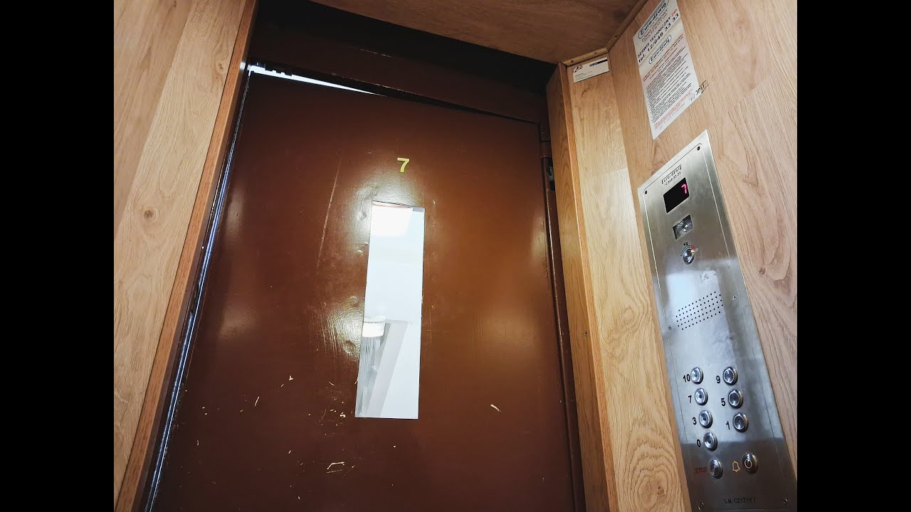2x ZREMB mod. Euro Dźwig - Kraków, os. Dywizjonu 303 46 kl. VI, V (Czyżyny)