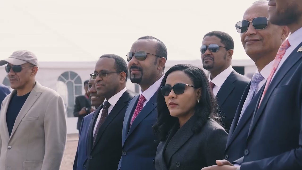 ዛሬ ታላቅ ቀን ነው !የኢትዮጵያ የዝመና ጉዞ ፤የኢትዮጵያ የብልፅግና ጉዞ ፤ የኢትዮጵያ የመለወጥ እና እራሷን ችላ በሁለት እግሯ መቆም መሻት ማሳያ ::