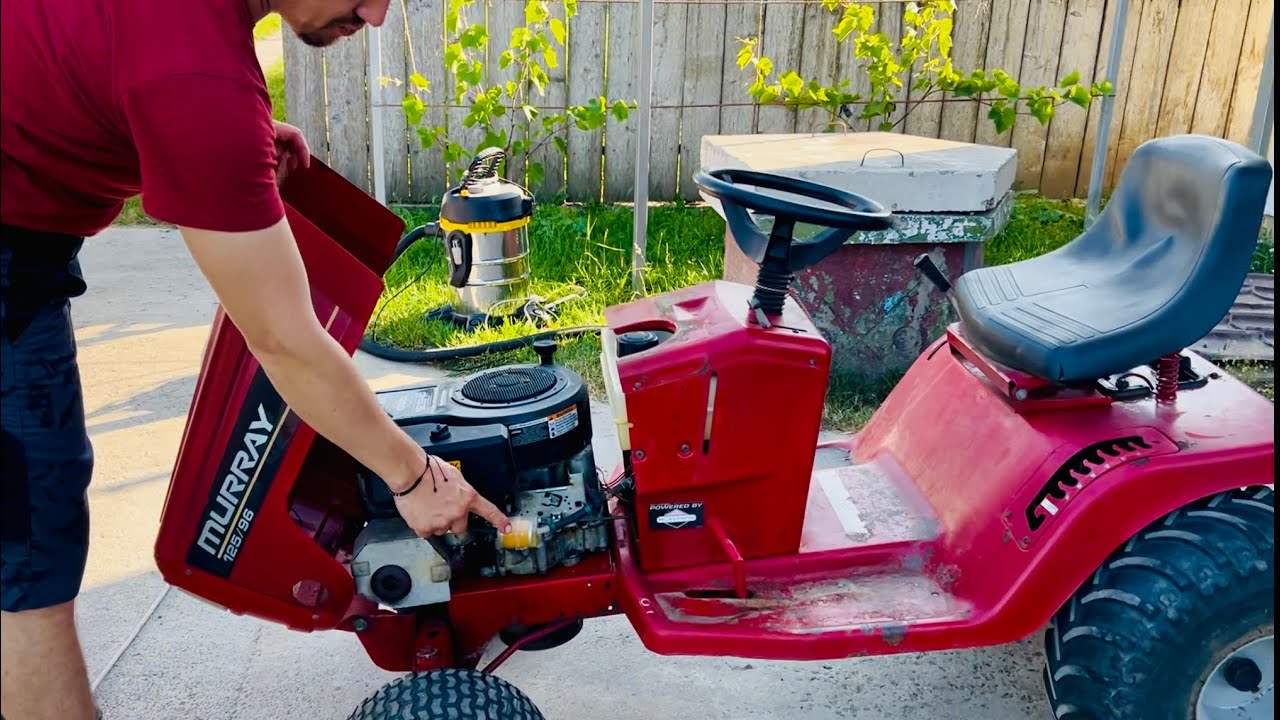 Recondiționare Tractoras Gazon ,  Backyard Tractor Restoration – Muray 125/90
