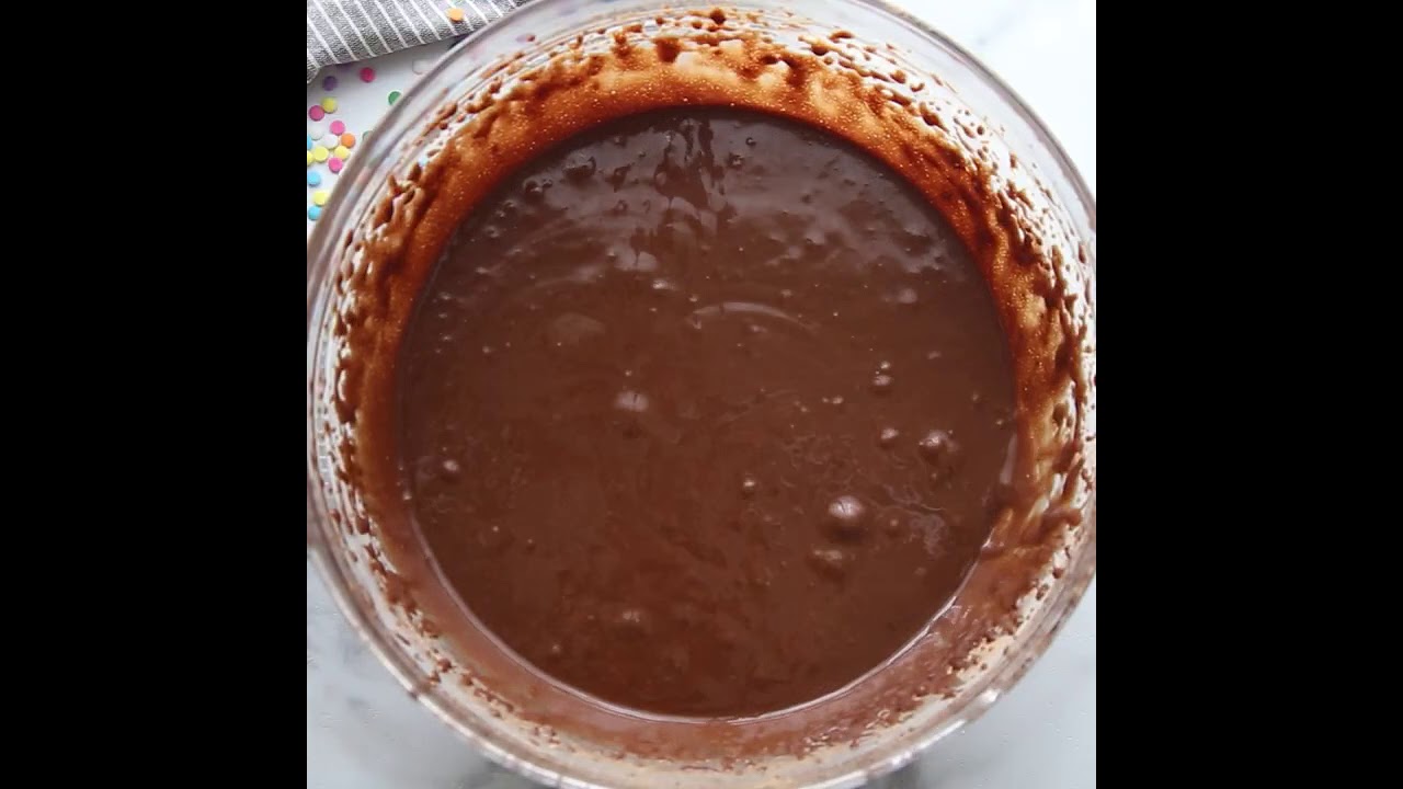 HERSHEY'S PERFECTLY CHOCOLATE CHOCOLATE CAKE