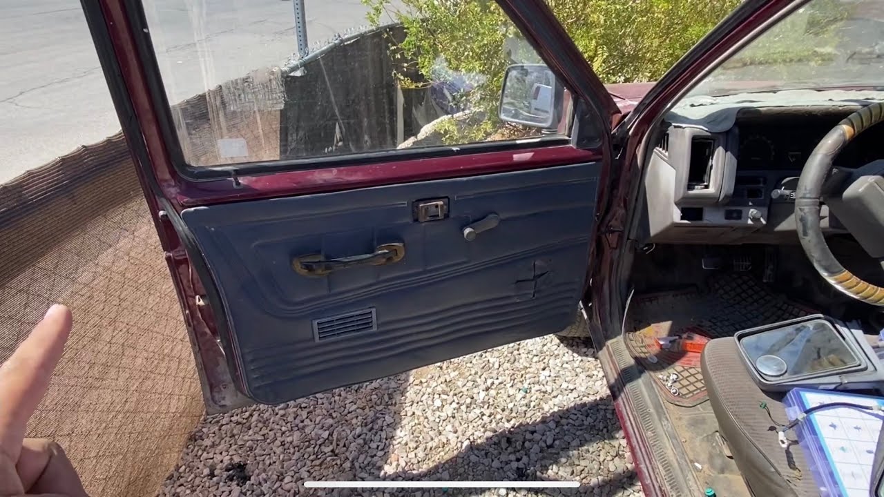 Nuevos paneles de puerta y espejos retrovisores a mi Nissan hardbody 1989(GRAN CAMBIO 💯)