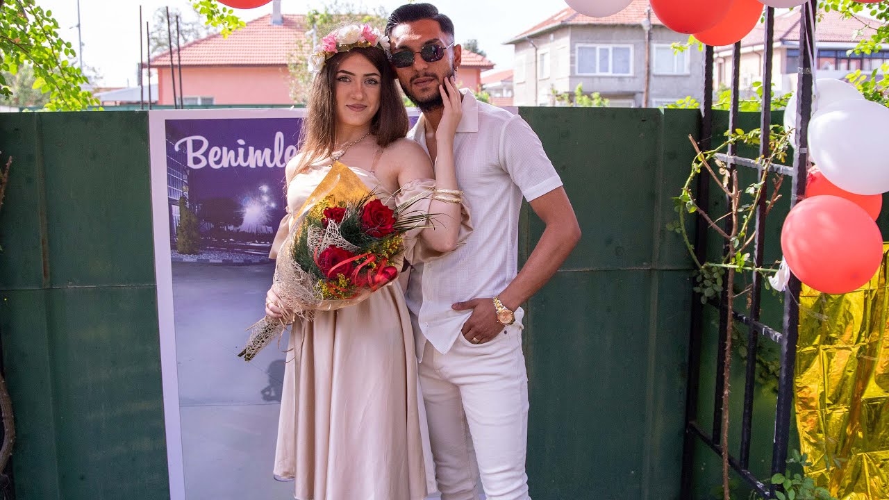 Yaşar  Ve  Petek  Evlilik  Teklifi
