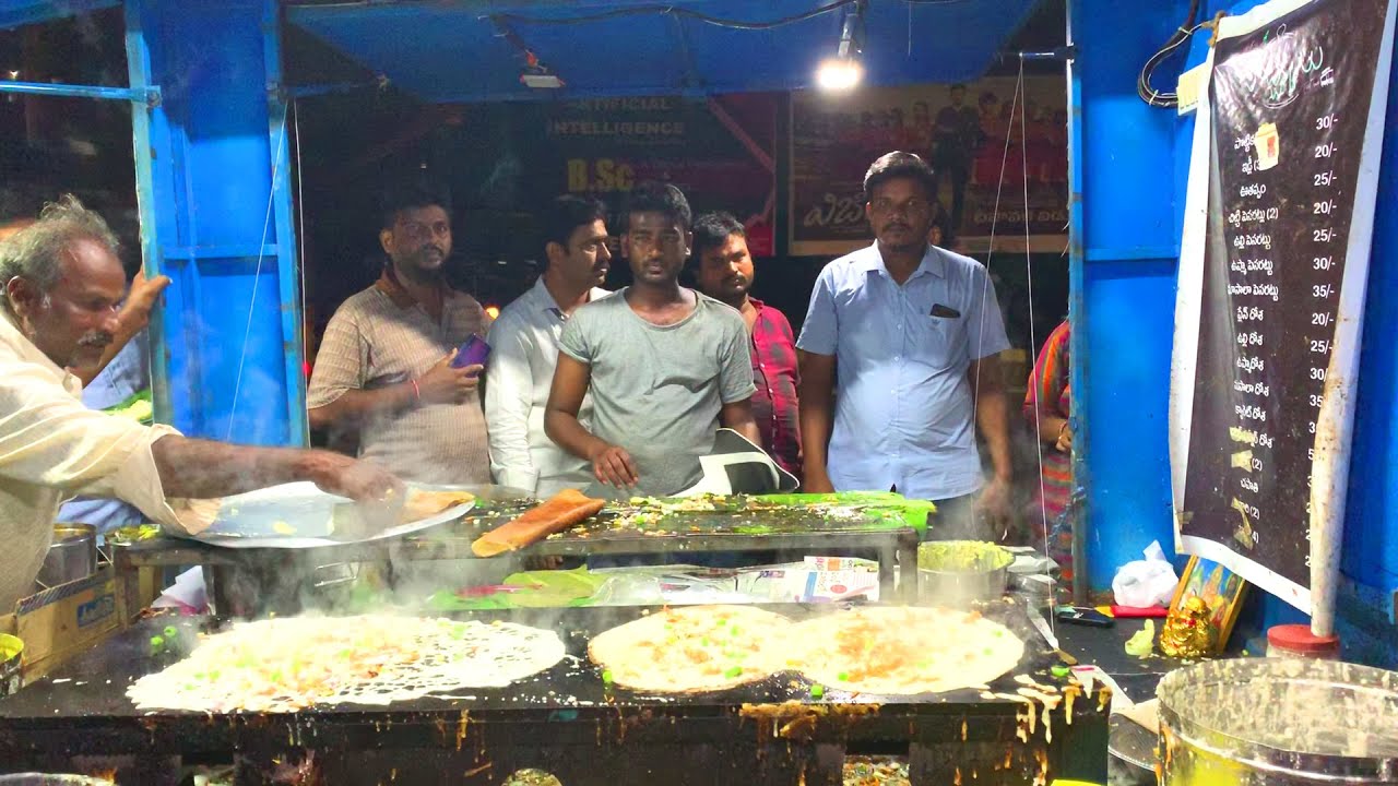 Rajahmundry Popular Food Truck Tiffins | Rava Dosa | Chitti Pesarattu | Evening Tiffins | VL Puram