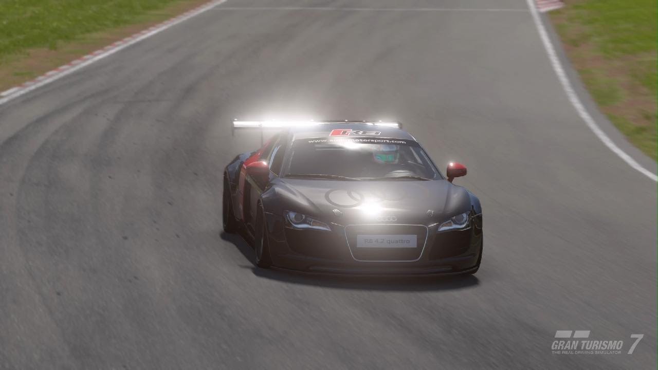 AUDI R8 TUNED