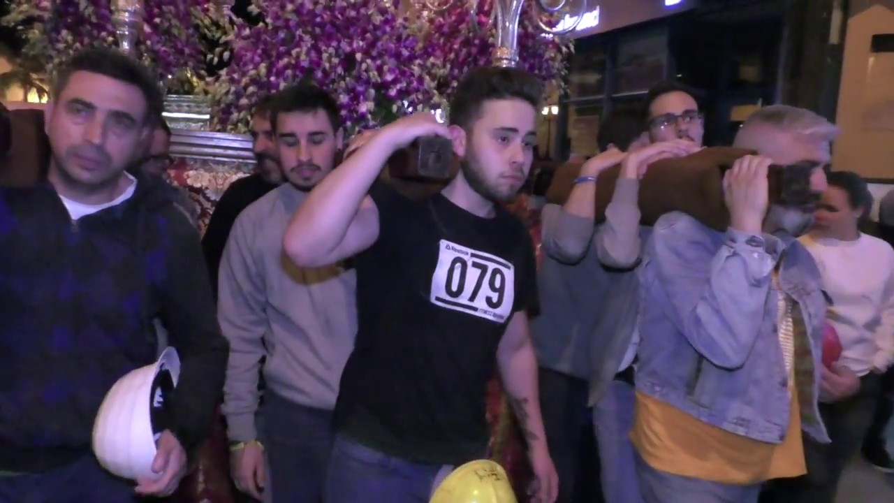 Procesión nocturna en honor a la Santa Cruz con exhibición pirotécnica - Los Realejos