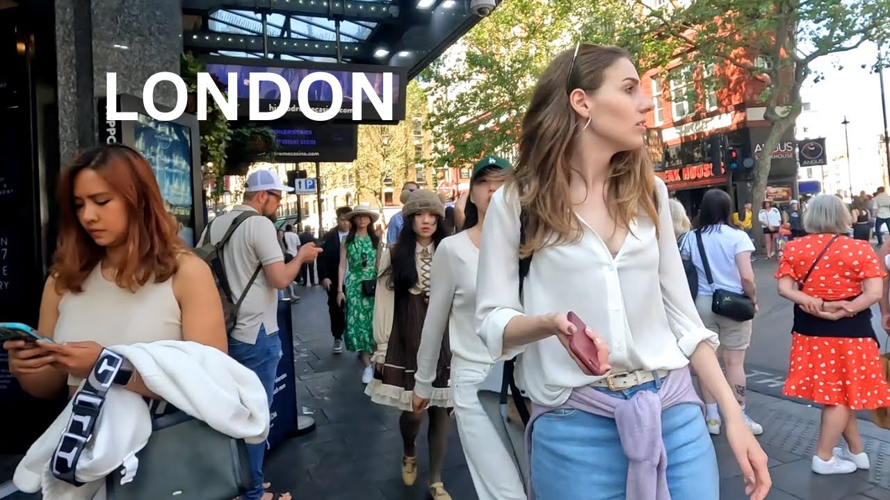 London Summer Streets Walk, Central London Leicester Square to Tottenham Court Road via Soho street