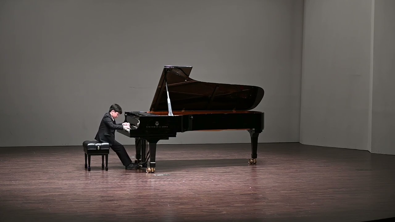 Debussy. Pour le piano L. 95-3 toccata 연주회 실황 (9 years old)