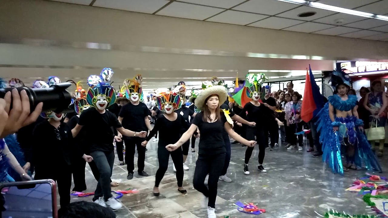 Mardi Gras Dance Step 12212018
