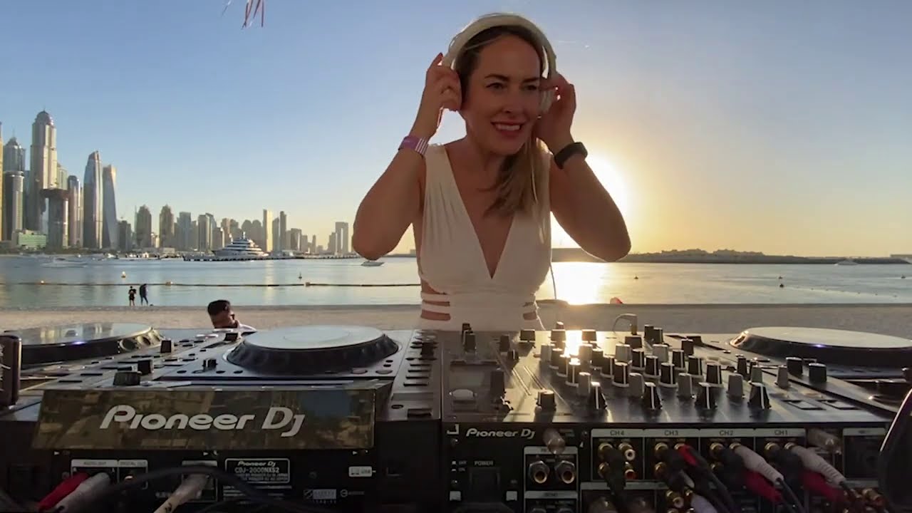 Pretty Pink - Deep Woods #143 - Bohemia Dubai Five Palm (Radio Show)