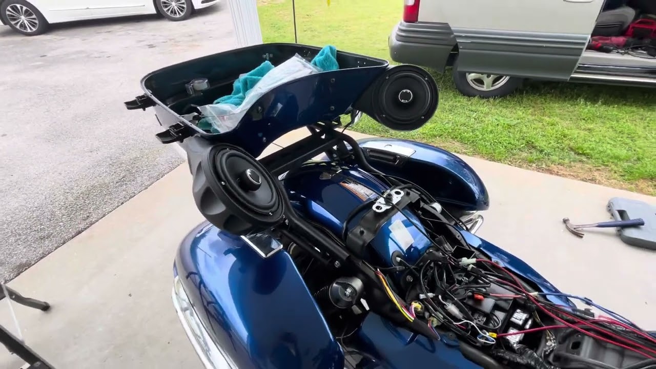 Kawasaki Vulcan Voyager Speakers & Amp upgrade