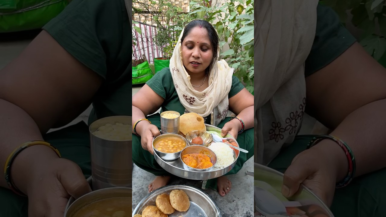 Kitty party with Mummy ji's friends 🥳 #desifood #shorts #chulakeroti #minivlog